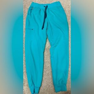 Figs Women’s Aqua Scrub Set - top and bottom both size small